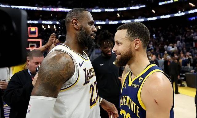 费德勒重要时刻领先优势明显，湖人带队取胜！