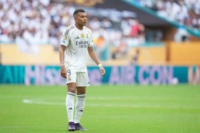 姆巴佩重返赛场，刷新纪录首场状态出色，切尔西观众沸腾！